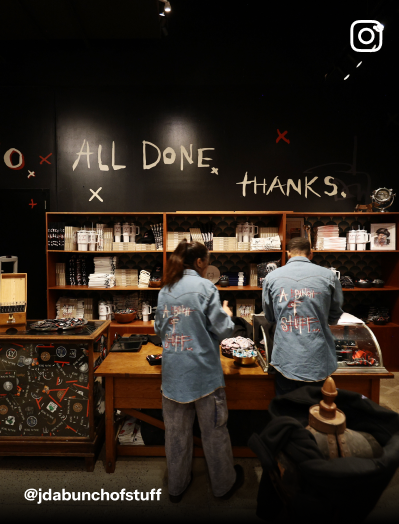 公式】ジョニー・デップ「A Bunch of Stuff - Tokyo」展